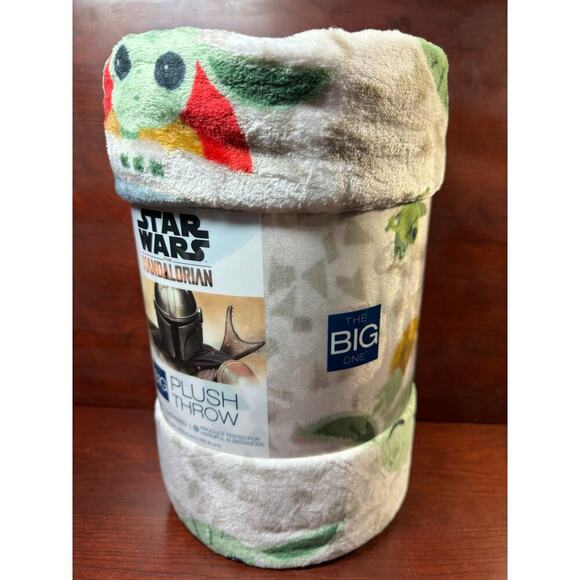 Disney The Big One Star Wars Mandalorian Blanket Oversized 5' x 6' Plush Throw - Picture 5 of 8